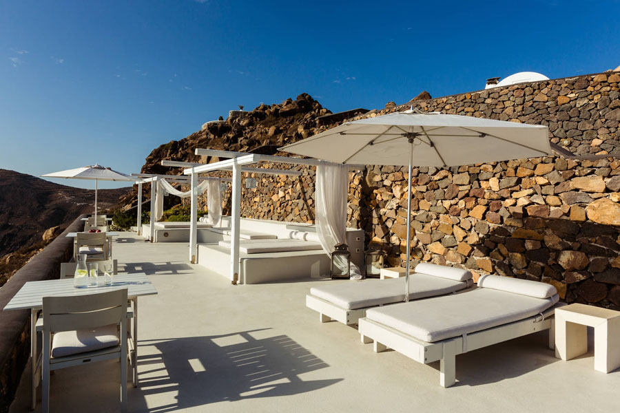 imagen 7 de Aenaon, una villa frente a la caldera de Santorini.