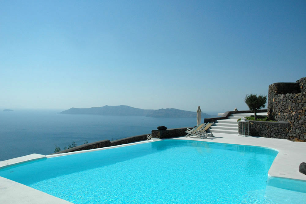 imagen 13 de Aenaon, una villa frente a la caldera de Santorini.