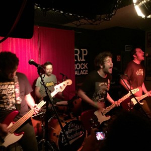 El Verano Ha Terminado. Las Señoritas Estrechas.