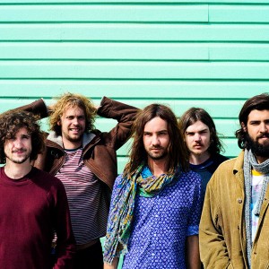 I Less I Know The Better. Tame Impala.