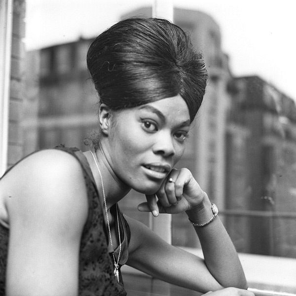 imagen 4 de I Say A Little Prayer. Dionne Warwick. Casi que son tiempos para rezar, o cantar.