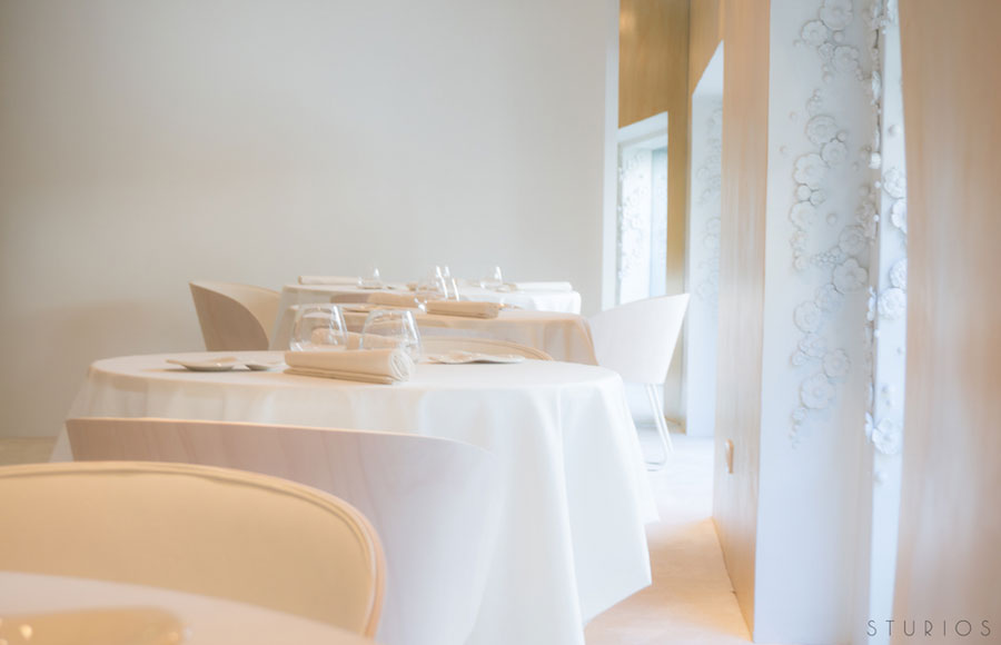 imagen 4 de Sturios, el primer restaurante especializado en caviar y champagne de Madrid.