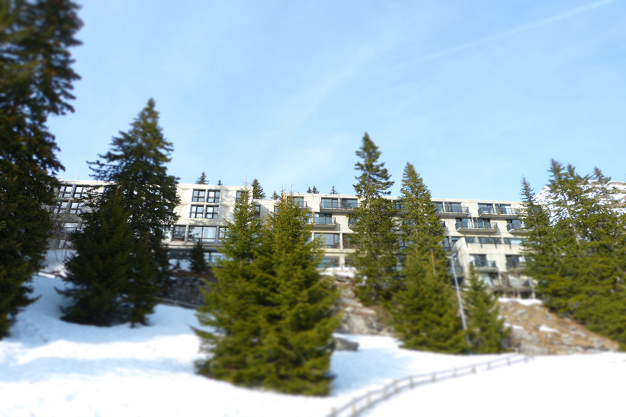 imagen 3 de Terminal Neige Totem, un resort de la Bauhaus en plenos Alpes.
