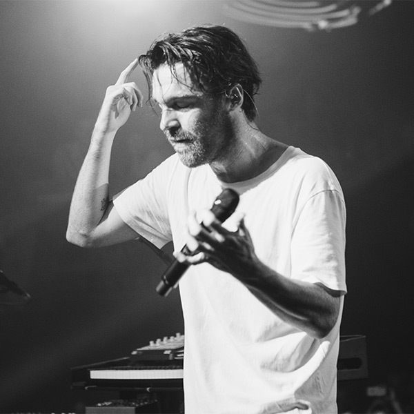 imagen 4 de The Trouble With US. Marcus Marr And Chet Faker.