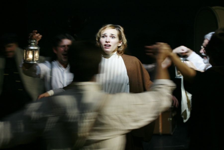 imagen 8 de Las tres hermanas de Chéjov vuelven a escena en los Teatros del Canal.