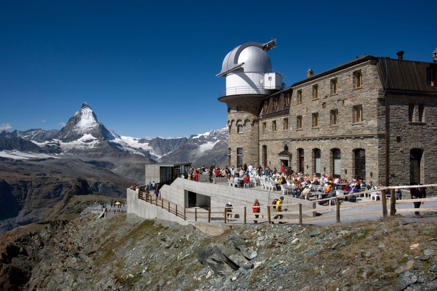 imagen 3 de Hotel y observatorio astronómico en la cima de los Alpes.