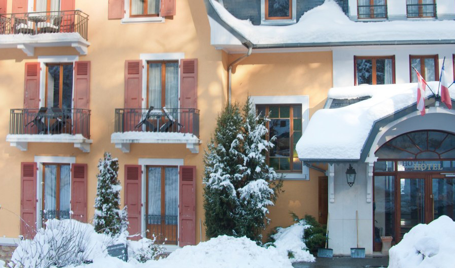 imagen 3 de Bienestar con vistas al lago Annecy en los Alpes: el hotel Les Trésoms.