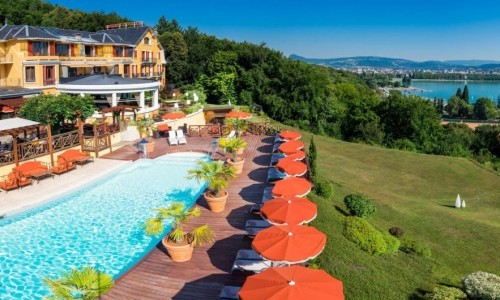 Bienestar con vistas al lago Annecy en los Alpes: el hotel Les Trésoms.