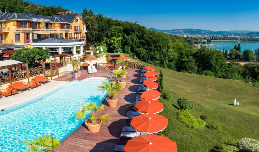 imagen 15 de Bienestar con vistas al lago Annecy en los Alpes: el hotel Les Trésoms.