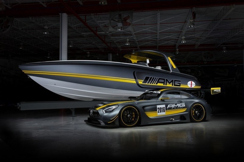 imagen 3 de Cigarette Racing 41’ SD GT3, la embarcación inspirada por el Mercedes-AMG GT3.
