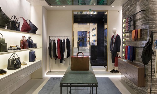 Loewe abre boutique en Roma.