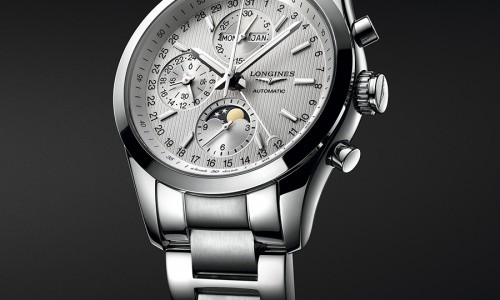 Longines refleja la luna en el Conquest Classic Moonphase.