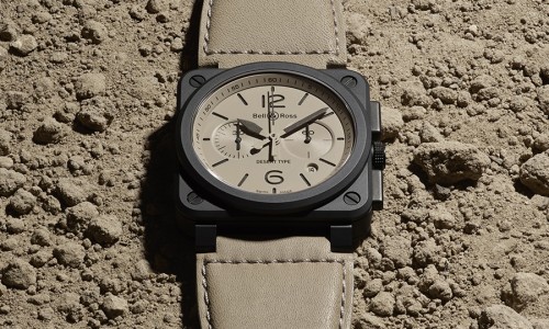 Un reloj Bell & Ross del color de la arena.