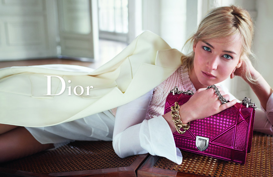 imagen 1 de Jennifer Lawrence, imagen de la colección de bolsos de Dior para 2016.