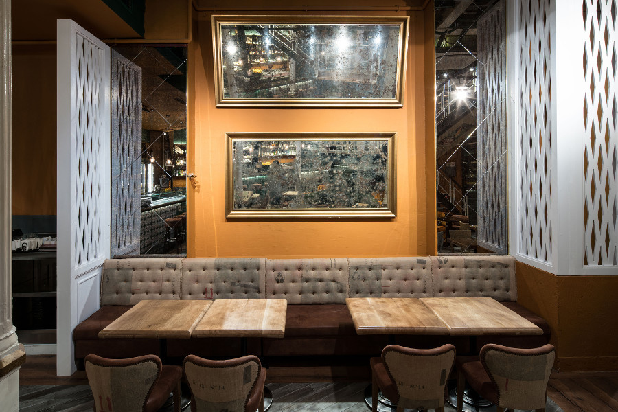 imagen 7 de La Tramoia, un restaurante renovado con aires de teatro clásico en Barcelona.