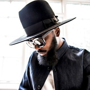 Love And Hate. Arrow Benjamin.