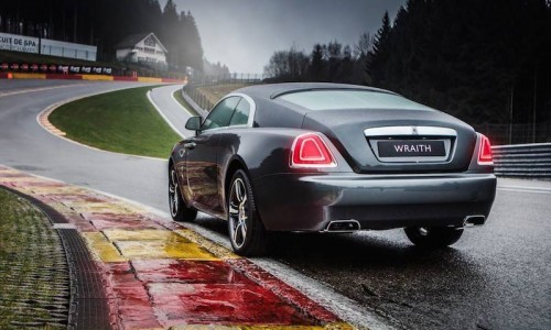 Rolls-Royce rinde homenaje al circuito de Spa con un potente ultra deportivo.