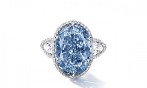 Un perfecto diamante azul y De Beers a subasta en Sotheby’s Hong Kong.