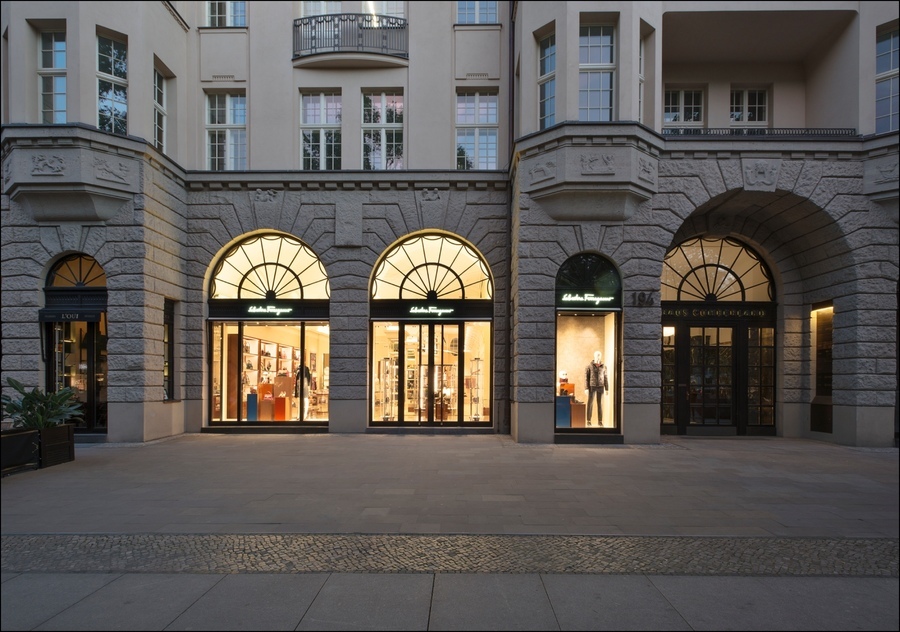 imagen 1 de La nueva flagship store de Salvatore Ferragamo: Kurfürstendamm, Berlín.
