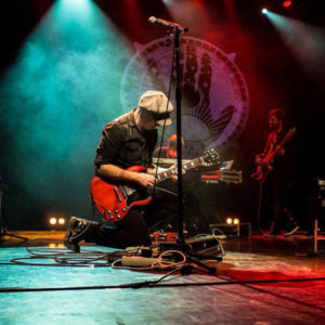 Lo Que Nos Mantiene Unidos. Amaral.