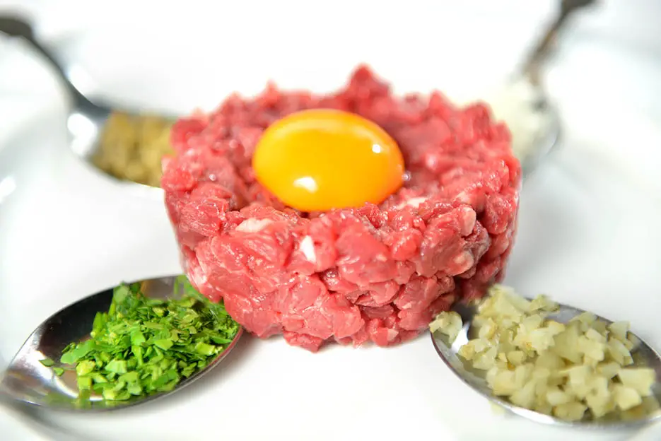 imagen 1 de Lo mejor que le puede pasar a un steak tartar.