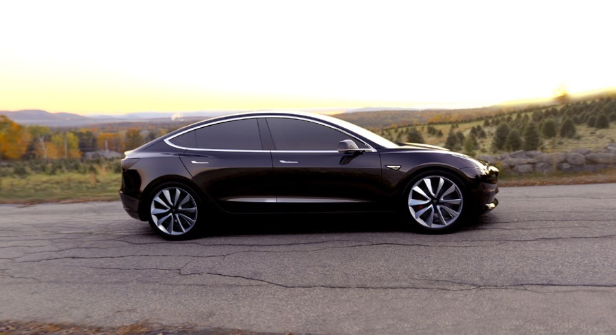 imagen 5 de Tesla Model 3, lujo accesible en 2017.