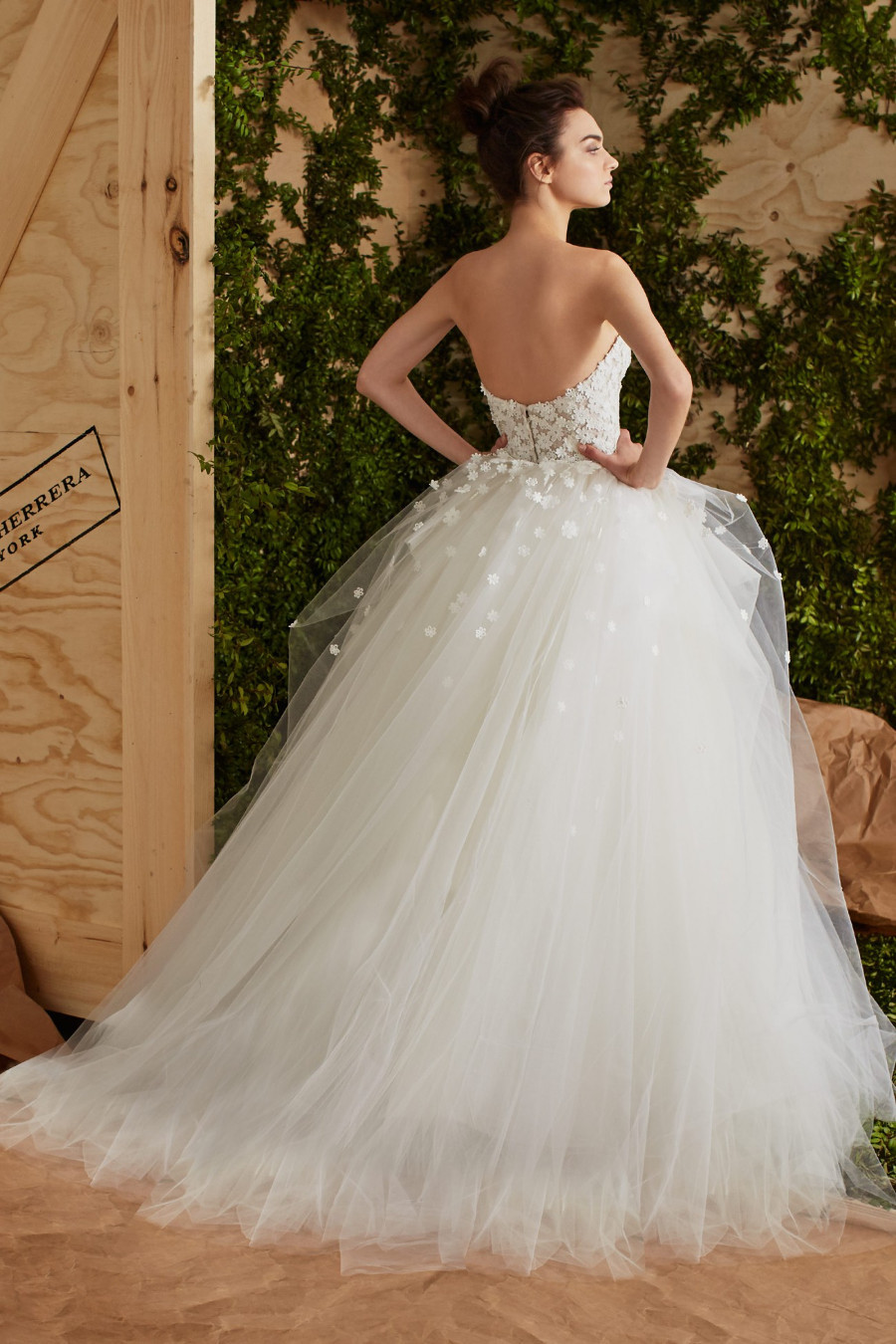 imagen 1 de La novia sofisticada, exquisita y deliciosa de Carolina Herrera.