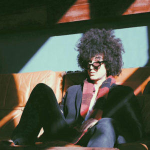 De la fusión de estilos brota la brillante música de Sample Answer.