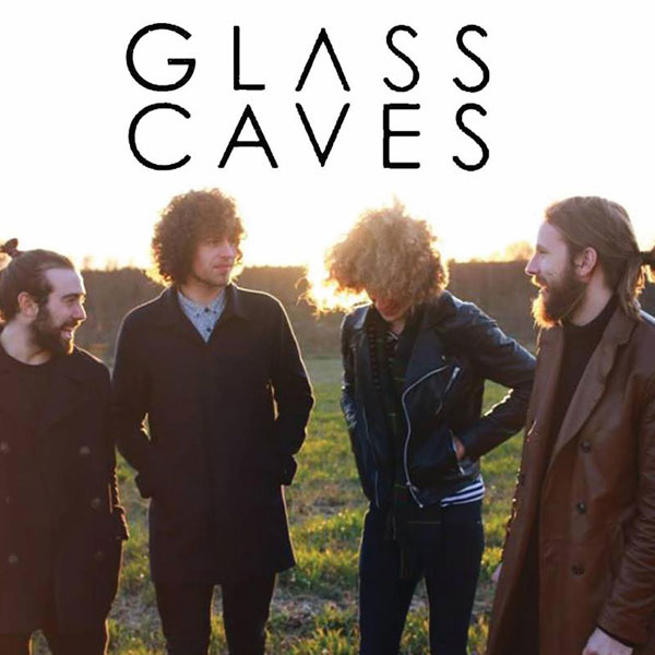 imagen 2 de Impulsados por sus canciones, Glass Caves saltan de las calles a los escenarios y los festivales.