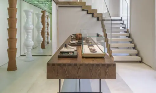 Loewe anuncia la apertura de su primera Casa Loewe en Madrid.