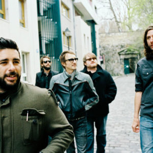No hay disfraz que oculte el talento de Ben Bridwell y su grupo Band Of Horses.