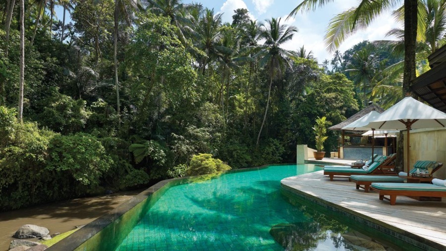 imagen 8 de Uno de los hoteles más espectaculares del mundo está en una granja balinesa.