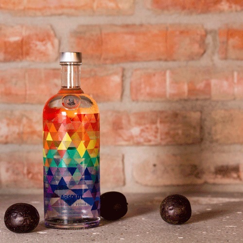 imagen 5 de Absolut LGTB, la última edición limitada de la botella de vodka más coqueta.