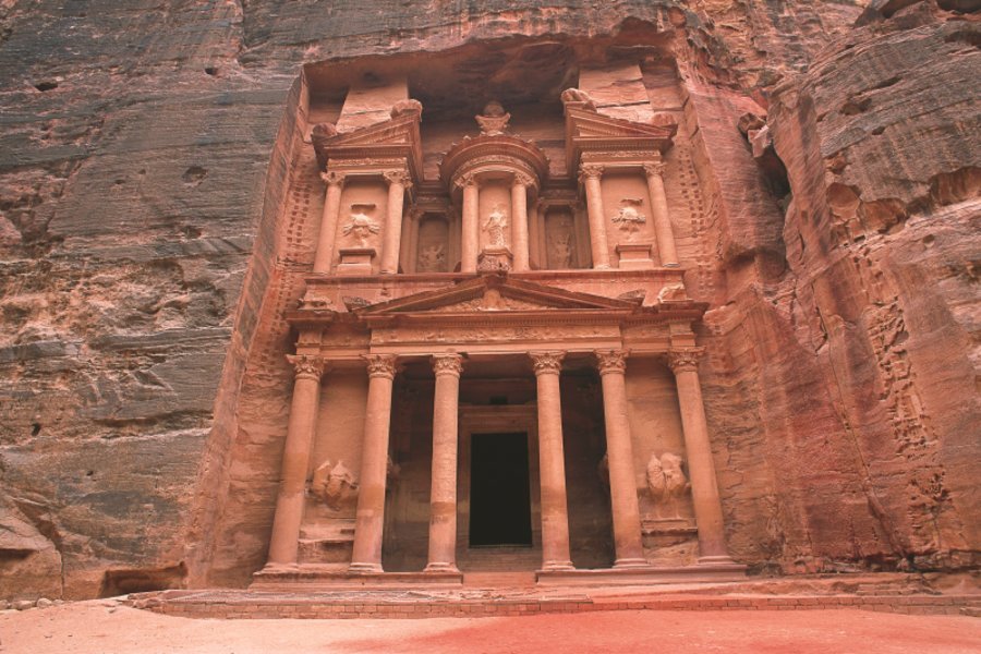 imagen 2 de Jordania confirma el descubrimiento de un nuevo monumento en Petra.