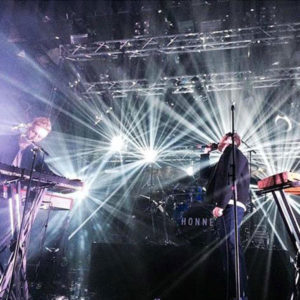 El dúo Honne adelanta un tema de su álbum de debut que saldrá en julio.