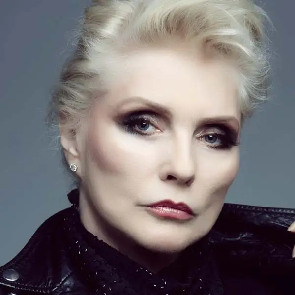 imagen 2 de En el cumpleaños de Debbie Harry, líder y cantante de Blondie.