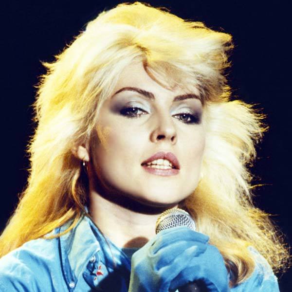 imagen 4 de En el cumpleaños de Debbie Harry, líder y cantante de Blondie.