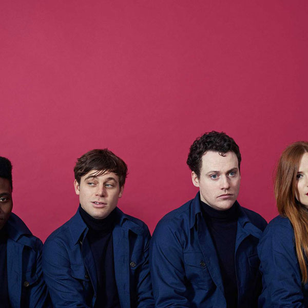 imagen 4 de En una fiesta al viejo estilo seguro que sonaría el nuevo single de Metronomy.