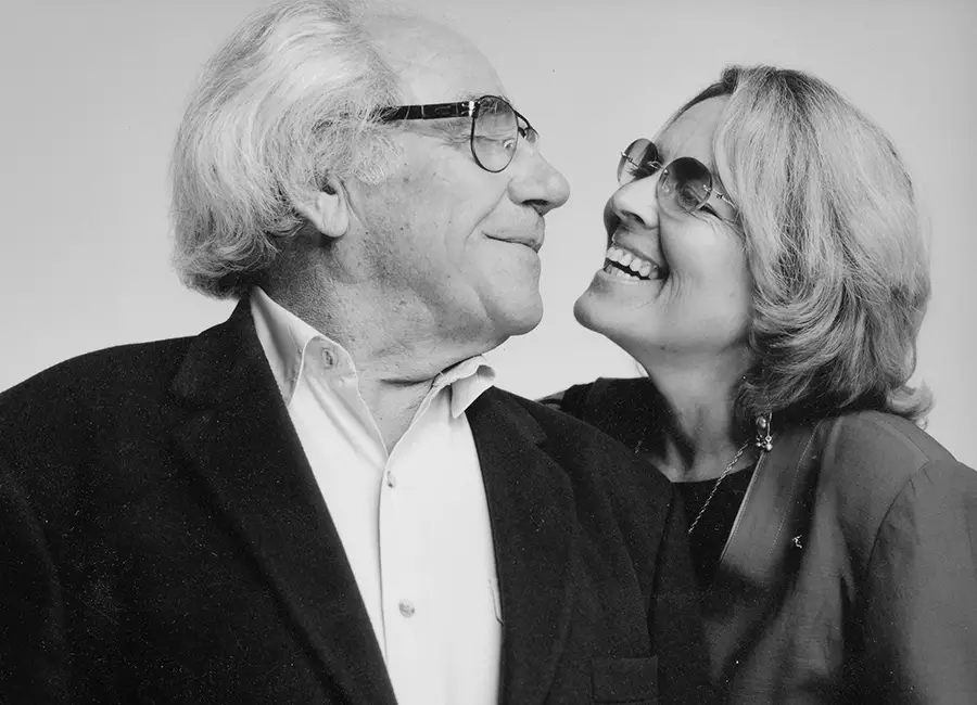 Hay que vivir en inteligencia con el sistema y en revuelta contra sus consecuencias. Hay que vivir con la idea de que hemos sobrevivido a lo peor.