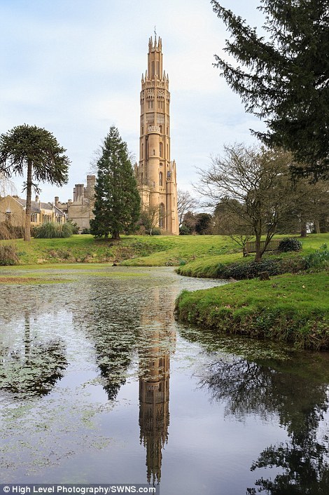 imagen 2 de Se vende Hadlow Tower: una torre gótica convertida en vivienda de lujo.