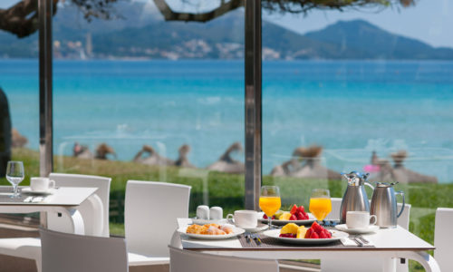 Los 5 mejores desayunos frente al mar del verano.