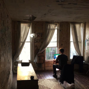 Si el futuro es oscuro e inquietante, en él sonará Son Lux.