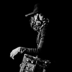 Simplemente una bonita canción de Julián Maeso que el tiempo no borra.