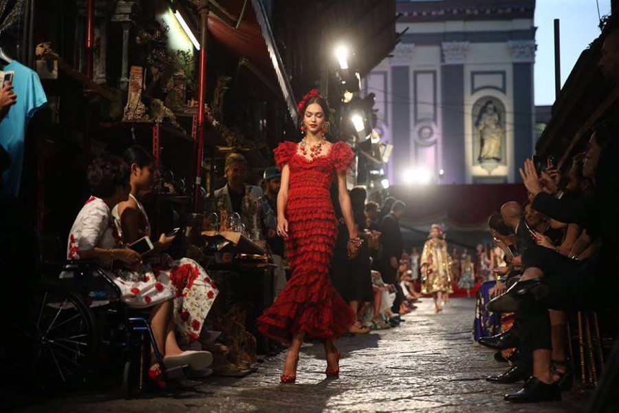 imagen 7 de Dolce y Gabbana: Desfile de Alta Costura en Nápoles.