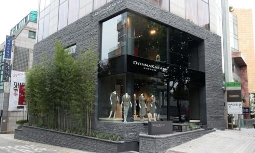 G-III Apparel Group compra Donna Karan a Louis Vuiton por 650 millones de dólares.