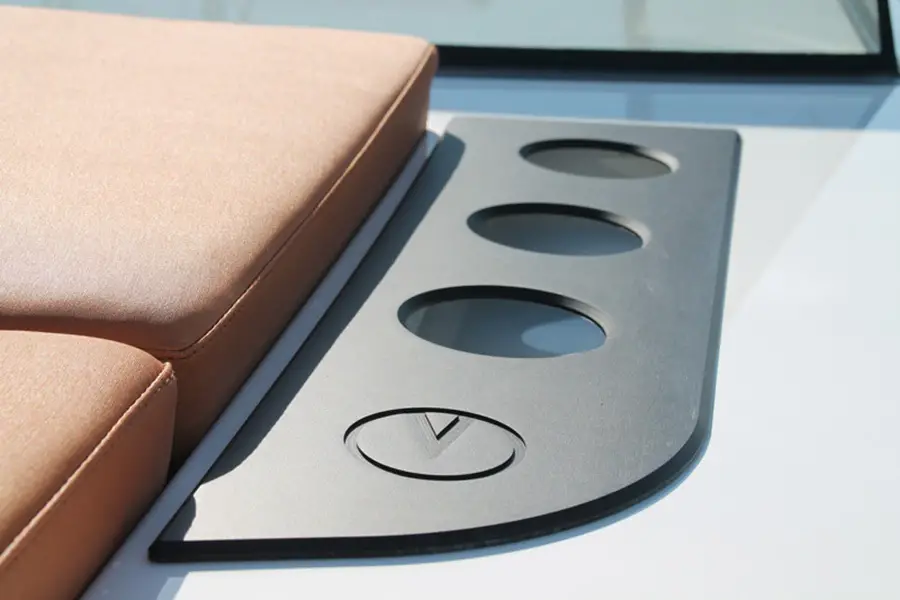 imagen 10 de Gobierna las olas con el Vanquish VQ48.