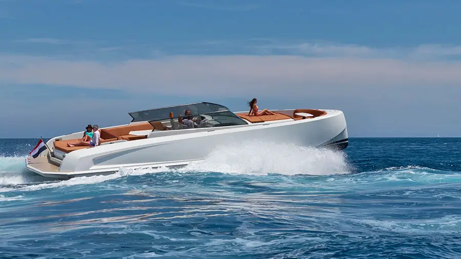 imagen 4 de Gobierna las olas con el Vanquish VQ48.