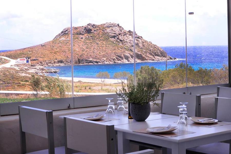 imagen 2 de Nesaea, un restaurante para comer como un griego en Mykonos.