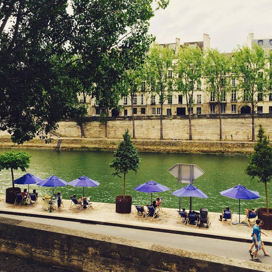 imagen 8 de Un baño de sol en la playa de París.