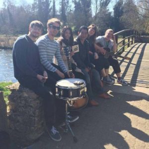 The Galleons explora con mucho acierto las diversas posibilidades que ofrece el folk británico.